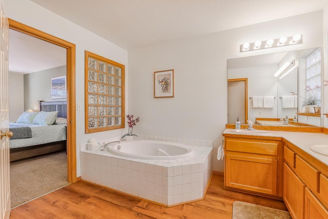 Eagle Crest Resort On Golf Course With Hot Tub Redmond Buitenkant foto
